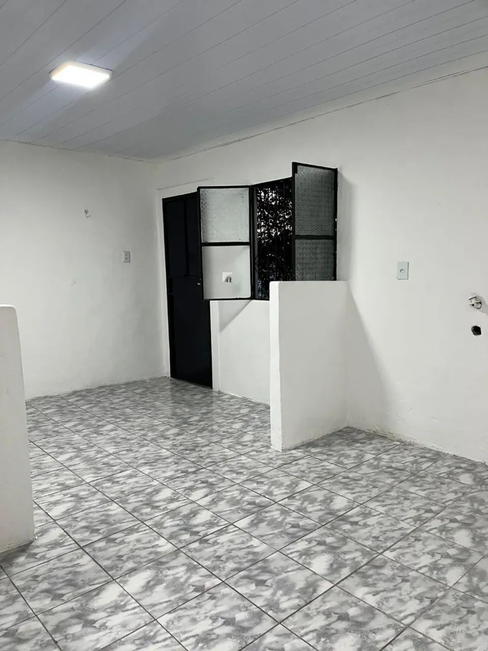 Alugo apto. Conj Ajuricaba 