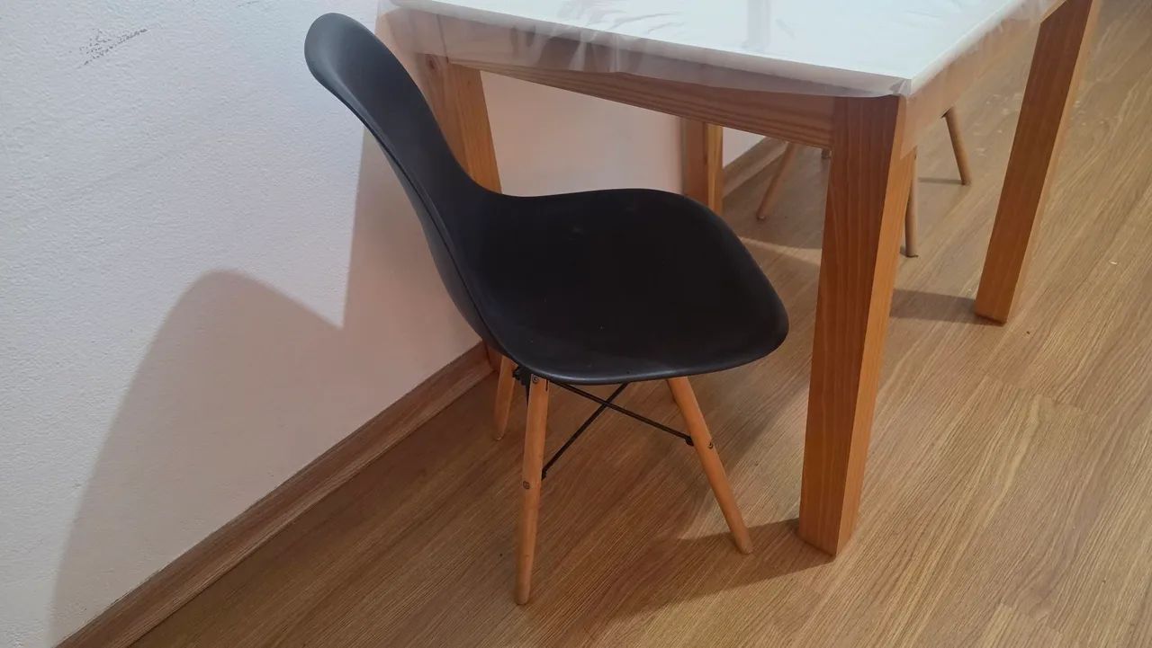 Par de cadeiras Eames pretas - Foto 3
