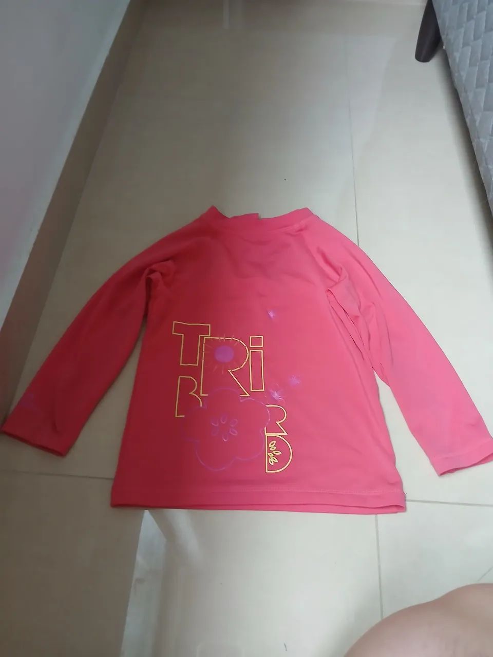 Roupas usadas bem conservadas 