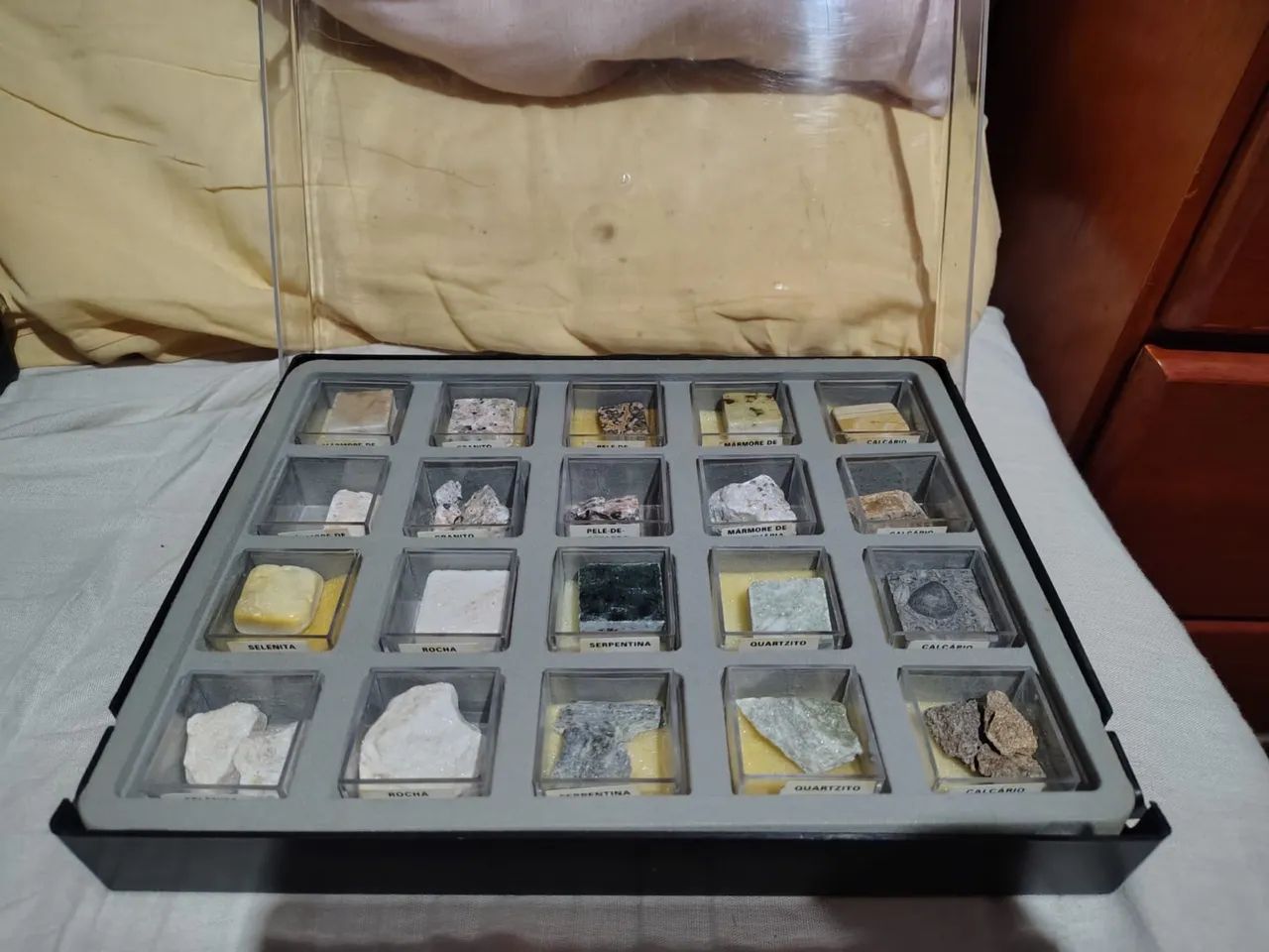 140 Pedras rochas e gemas e catálogo delas  - Foto 2