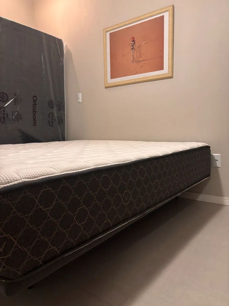 Cama King Vivar - base + colchão 