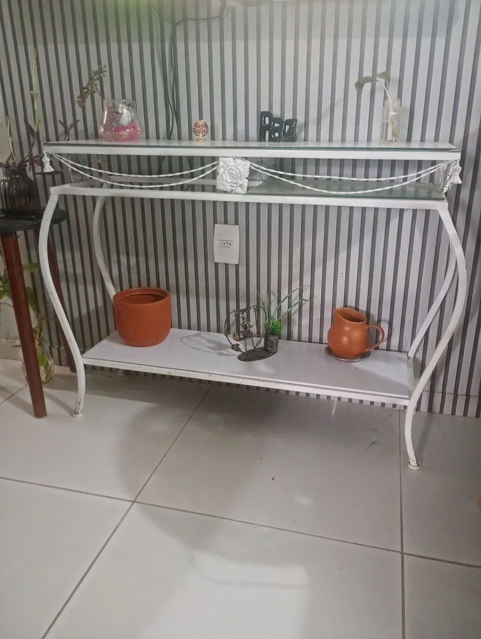 Aparador de ferro com vidro - Foto 2