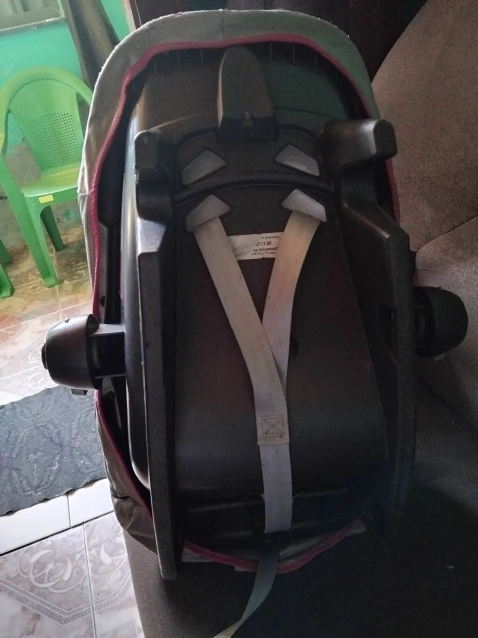 Cadeirinha infantil e bebê conforto 