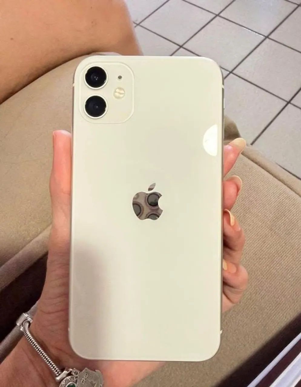 iPhone 11 perfeito na caixa 