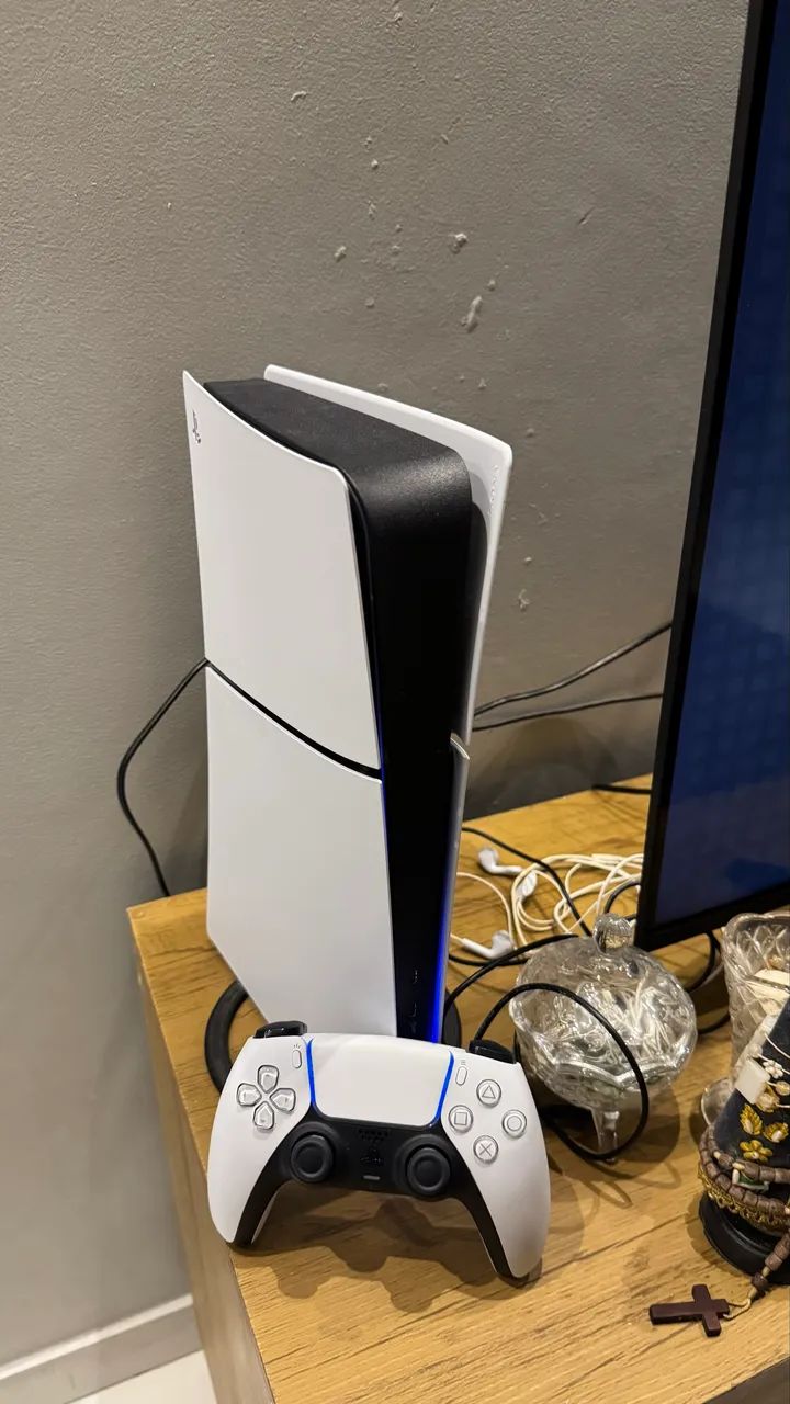 PS5 SLIM COM APENAS 6 MESES DE USO - Foto 2