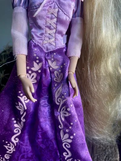 Boneca Boneca Rapunzel Disney Store Primeira Versão - Usada - Foto 4