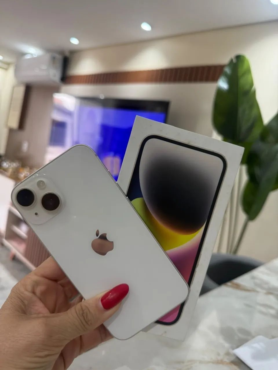Vende se iPhone 14 