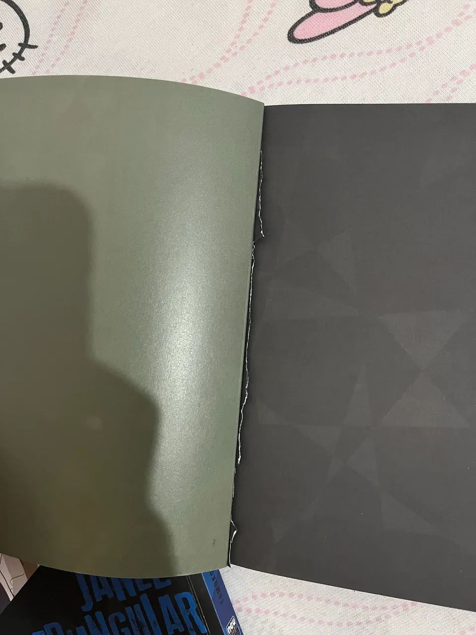 Manga a noite além da janela triangular volume 4 e 5 - Foto 5