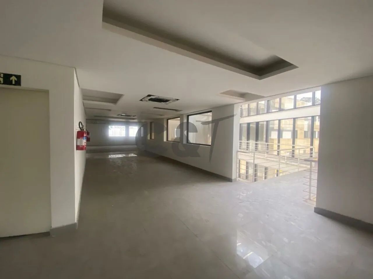 Conjunto Comercial com 213m² para Alugar na Chácara Itaim - São Paulo/SP