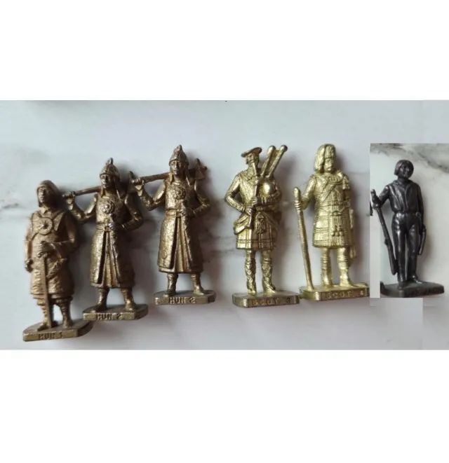 Lote miniatura de ferro - Kinder Ovo