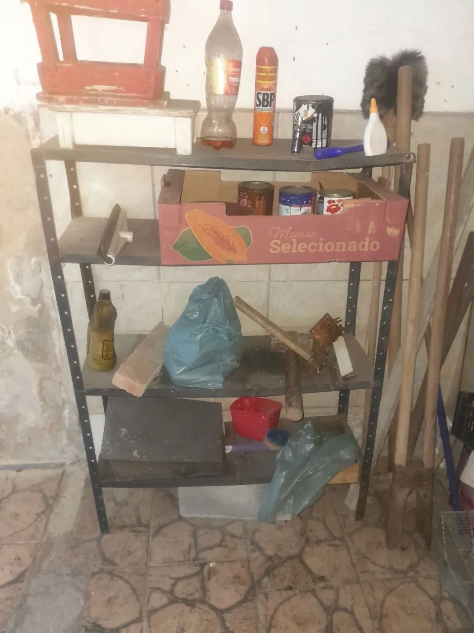 Estante de ferro 