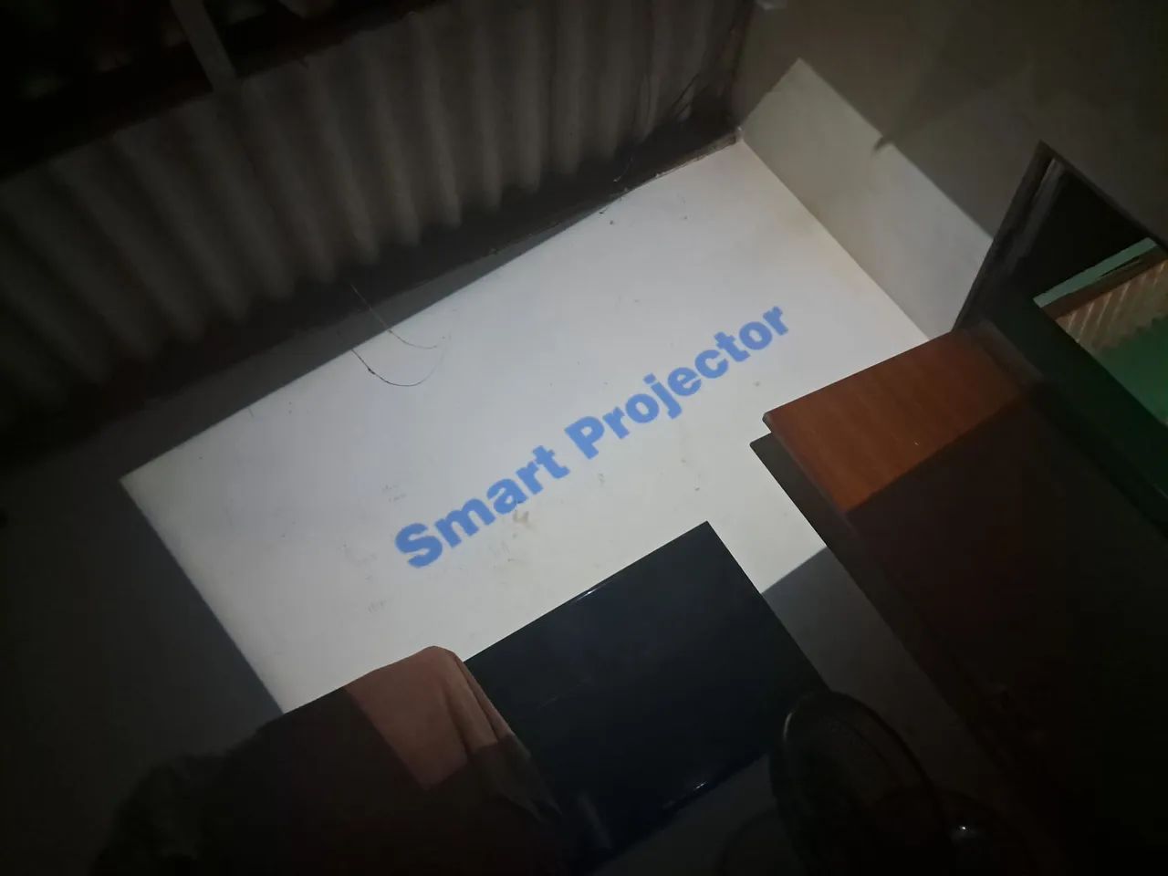Troco por um tablet projetor 