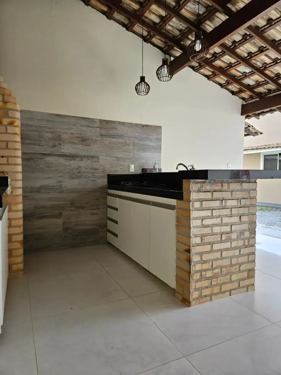 Casa em condomínio com 03 quartos  e piscina e churrasqueira - Foto 5