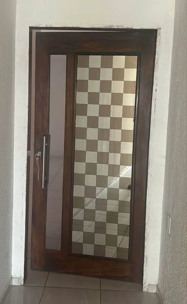 Porta de madeira com vidro 