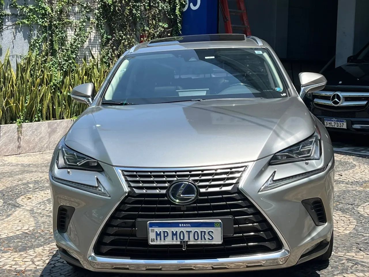 Lexus NX-300 H Luxury 2.5 16V Aut., foto 7 de 17