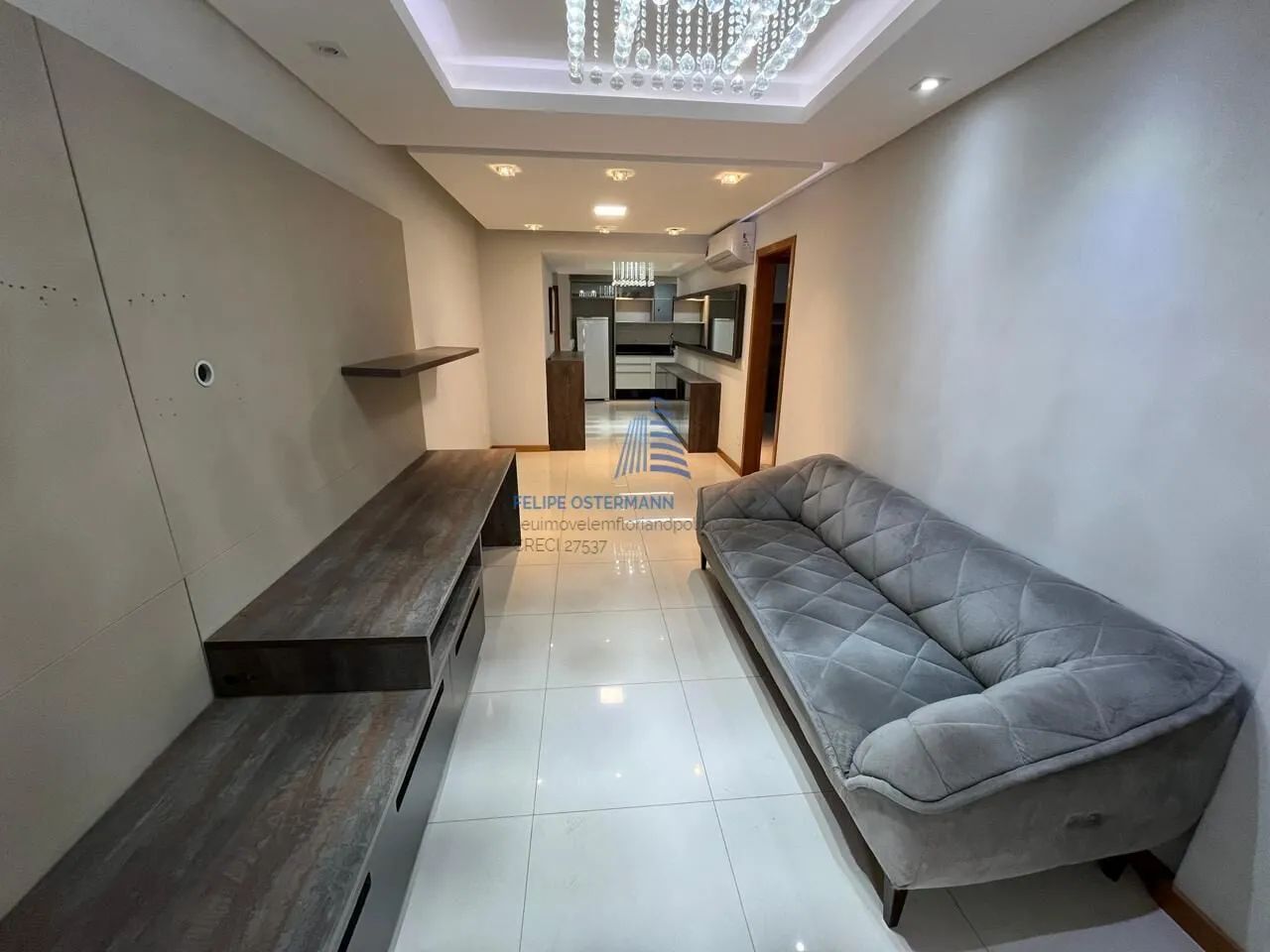 Apartamento de 3 dormitórios, suíte, lavabo, 2 vagas de garagem, com área externa em Trind