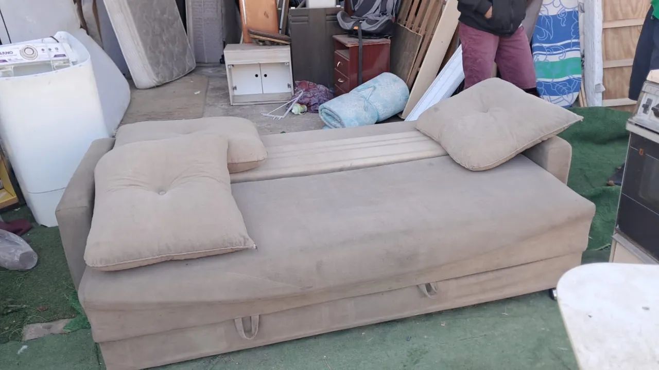 Sofa cama lindo entregamos no local  - Foto 2