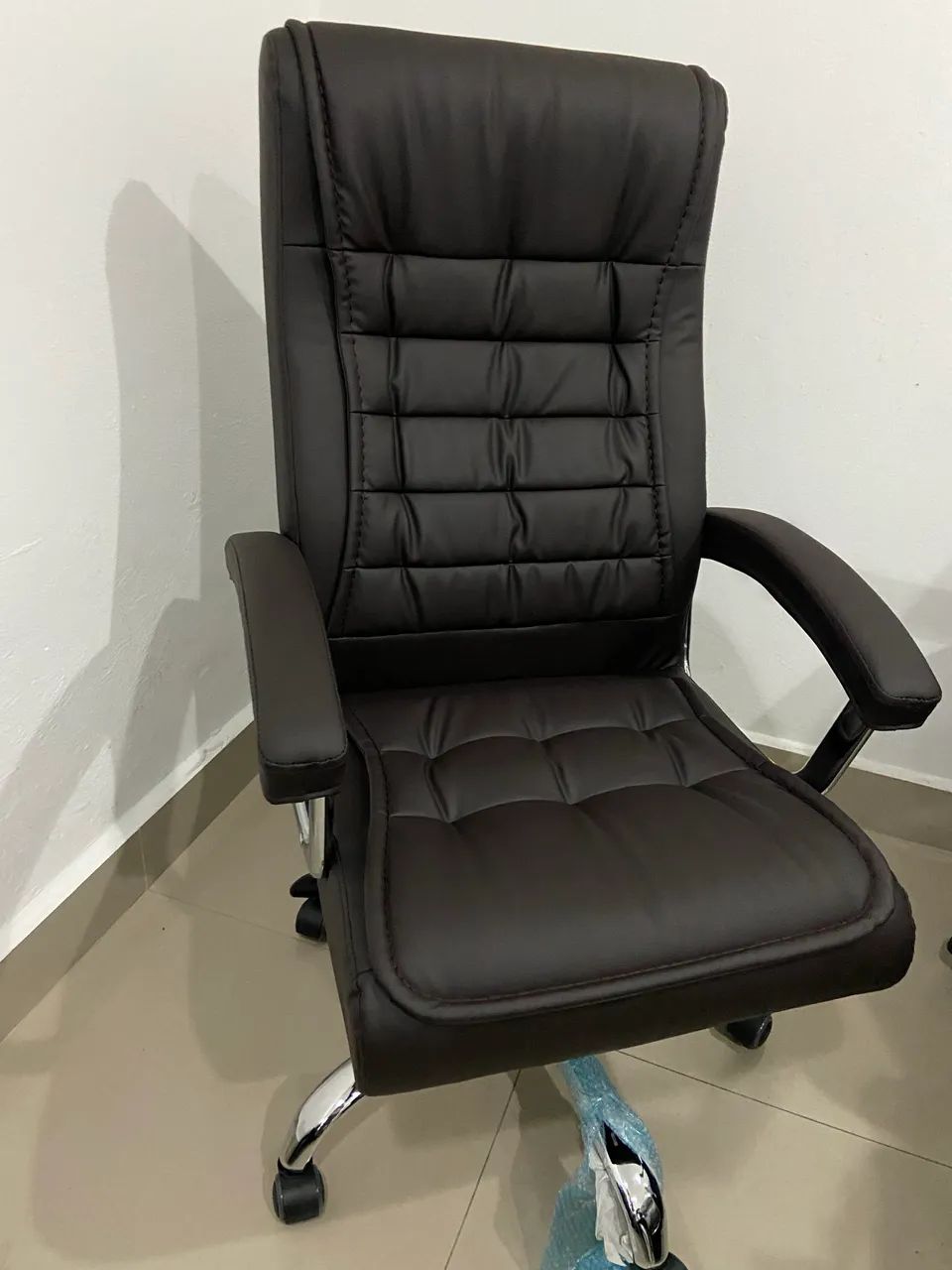 Cadeira molas ensacadas R$890,00 cada - Foto 5