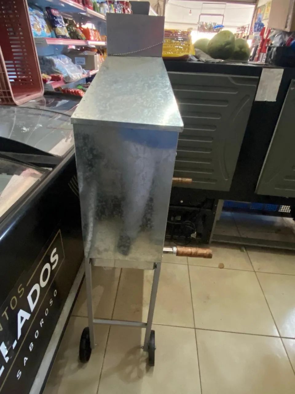 Churrasqueira , nunca usada , está nova .  - Foto 3