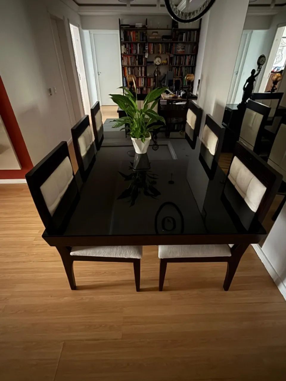 Mesa de Jantar 8 Lugares com 8 Cadeiras - Grande e Elegante - Foto 3