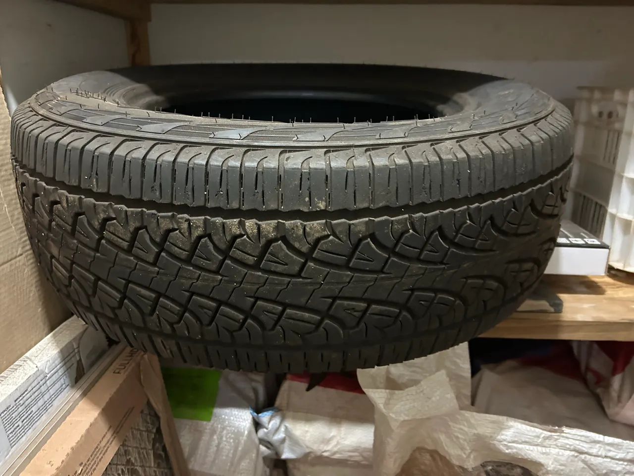 pneus PIRELLI novos para camionete aro 17 - Foto 2