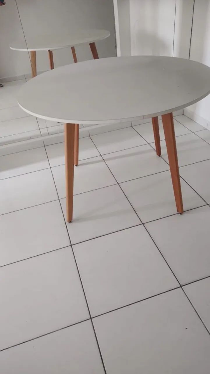 Mesa de jantar em ótimo estado. - Foto 2