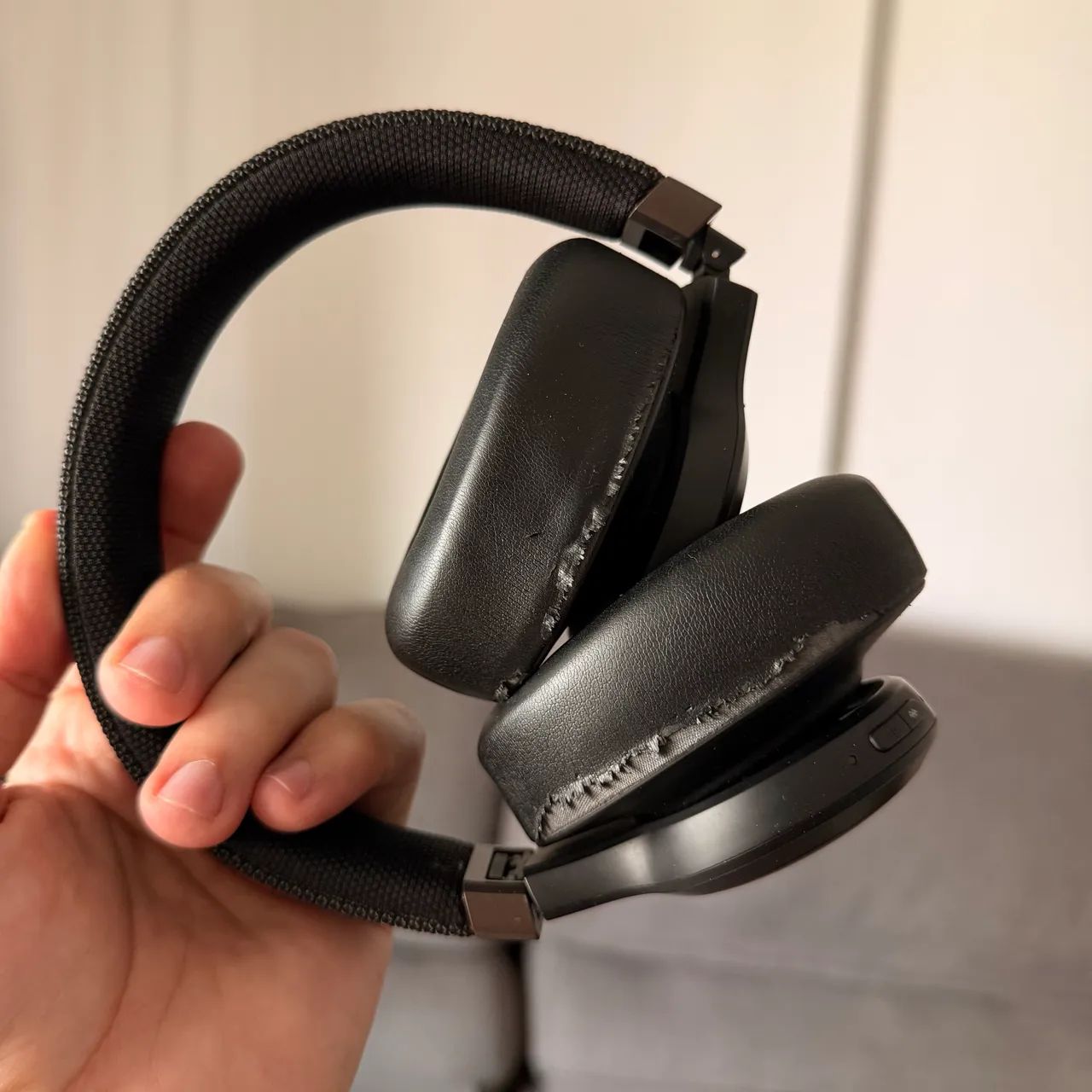 Fone de ouvido JBL Live 650BTNC Bluetooth  - Foto 2