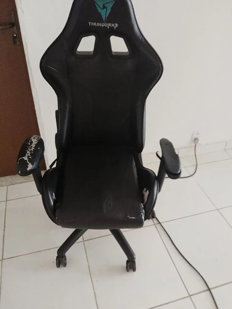 Cadeira gamer semi nova - Foto 2
