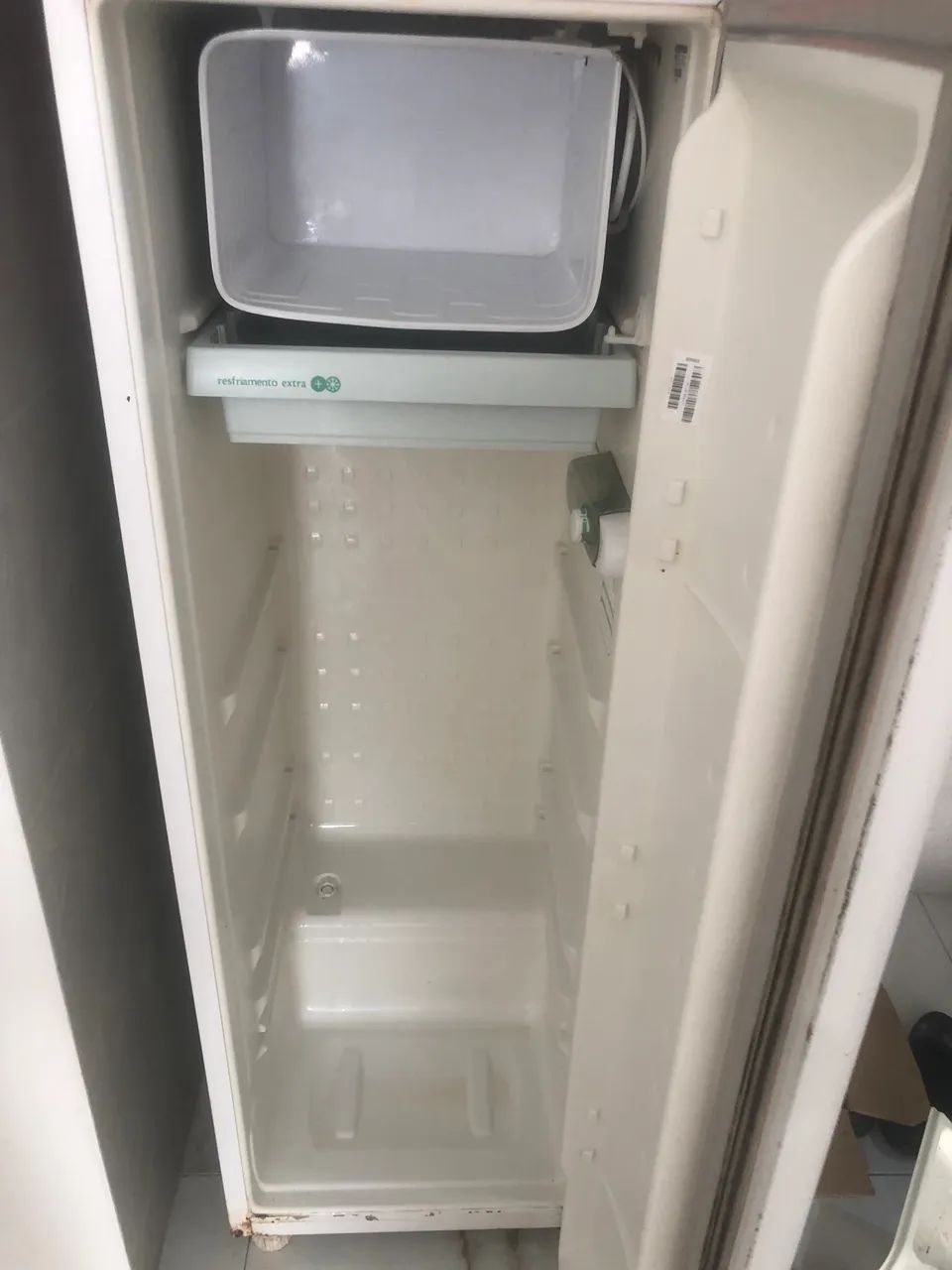 Geladeira funcionando perfeitamente!! Valor renegociável  - Foto 3