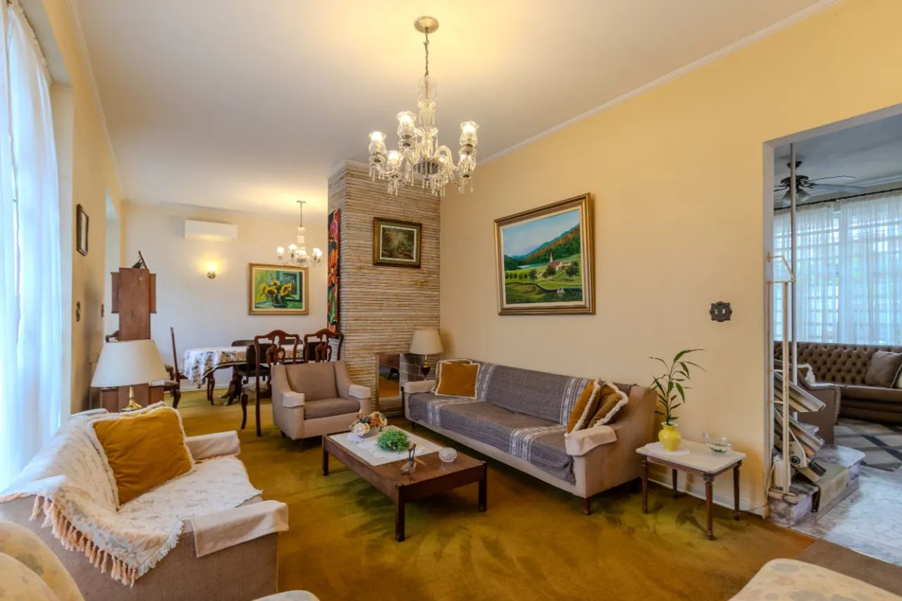 Casa para venda em Pacaembu com 3 quartos, 330m² - Foto 3