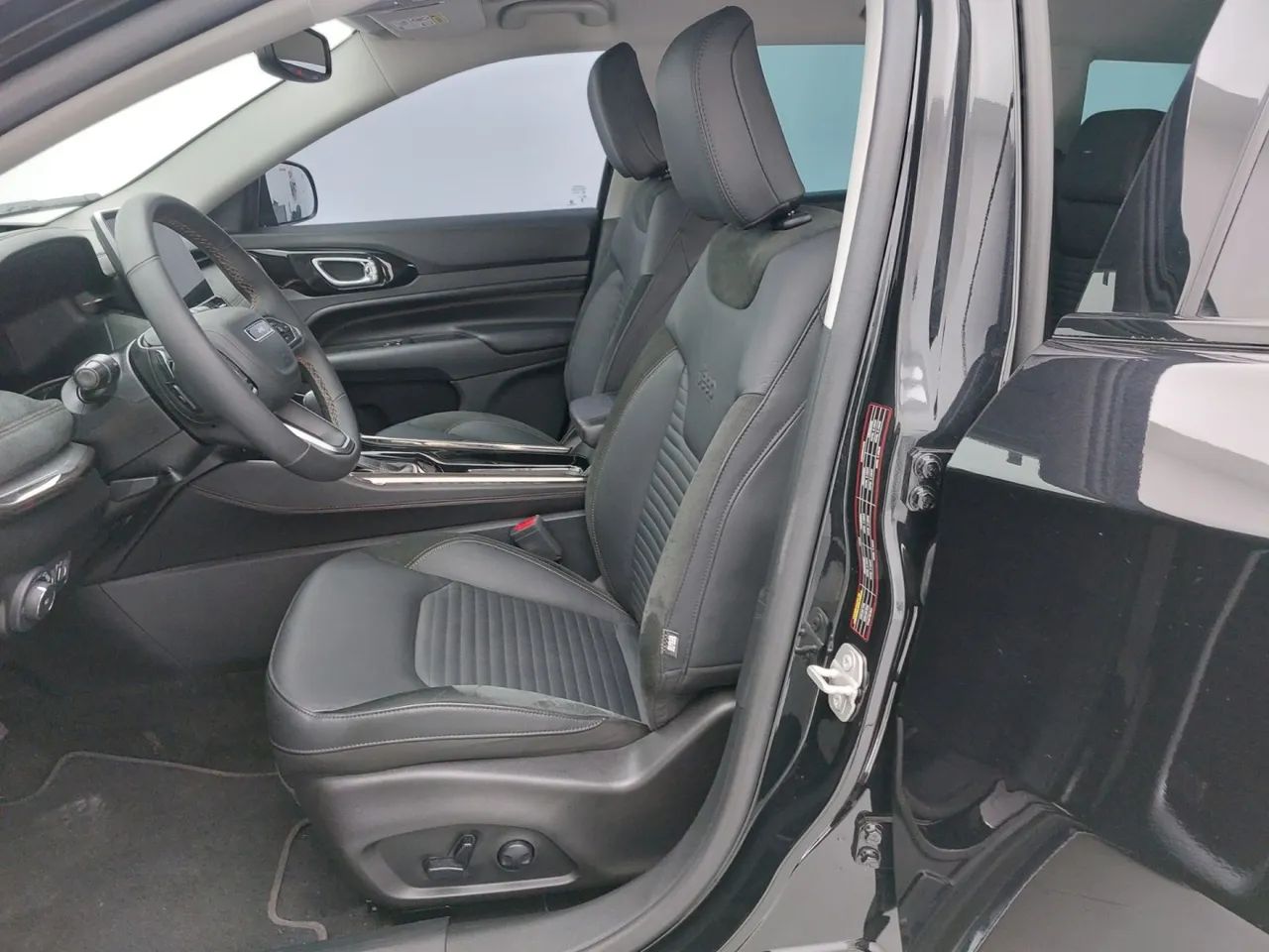 Jeep Commander Limited T270 1.3 TB Flex Aut., foto 16 de 18