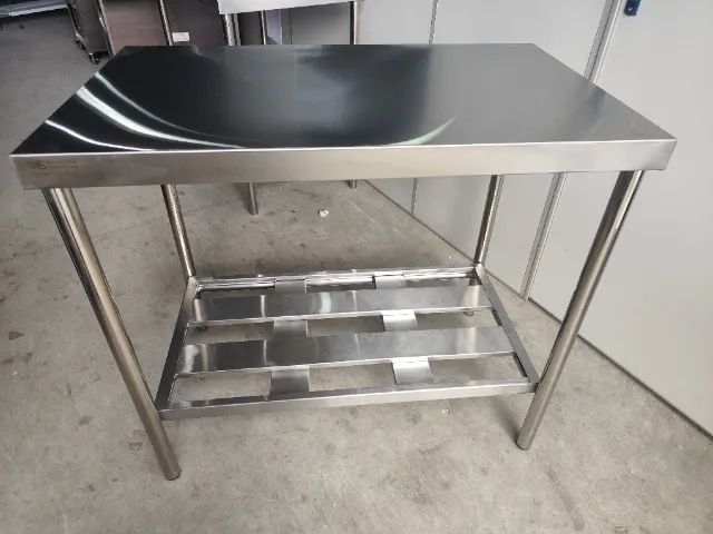 Bancada Inox 1,10x0,70x0,90 com Prateleira 