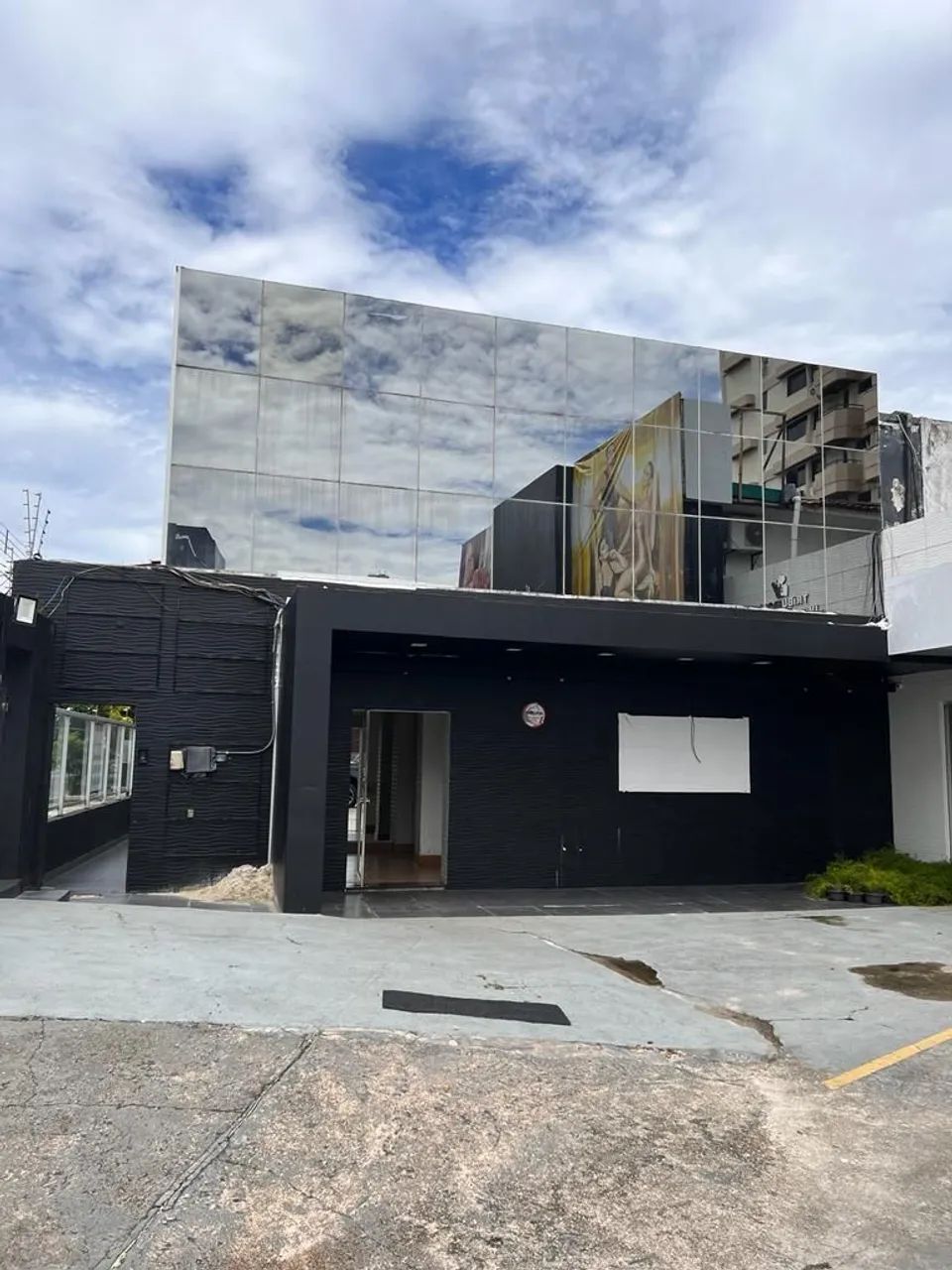 PRÉDIO  COMERCIAL 680m²/ ALMIRANTE TAMANDARÉ 