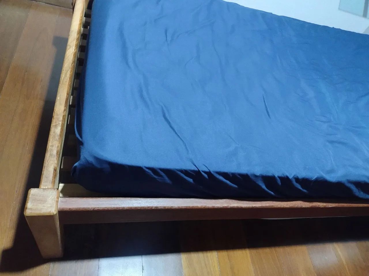 cama de solteiro de madeira  - Foto 2