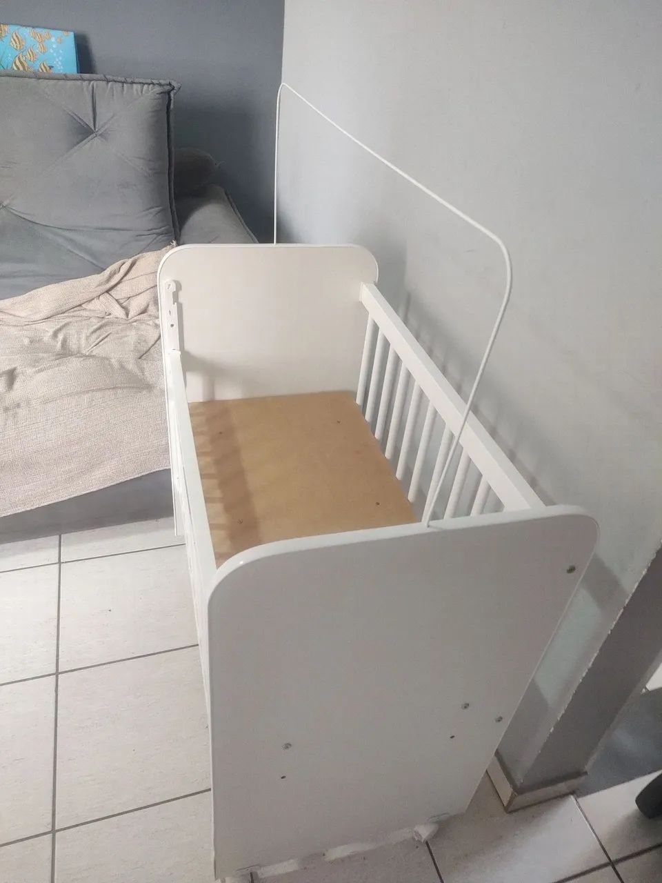 Mini berço infantil, com regulagem de altura e grades móveis. - Foto 2