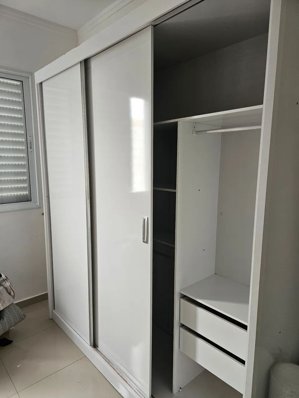 Guarda-Roupa Solteiro 3 Portas de Correr - Branco - Ótimo Estado - Foto 5