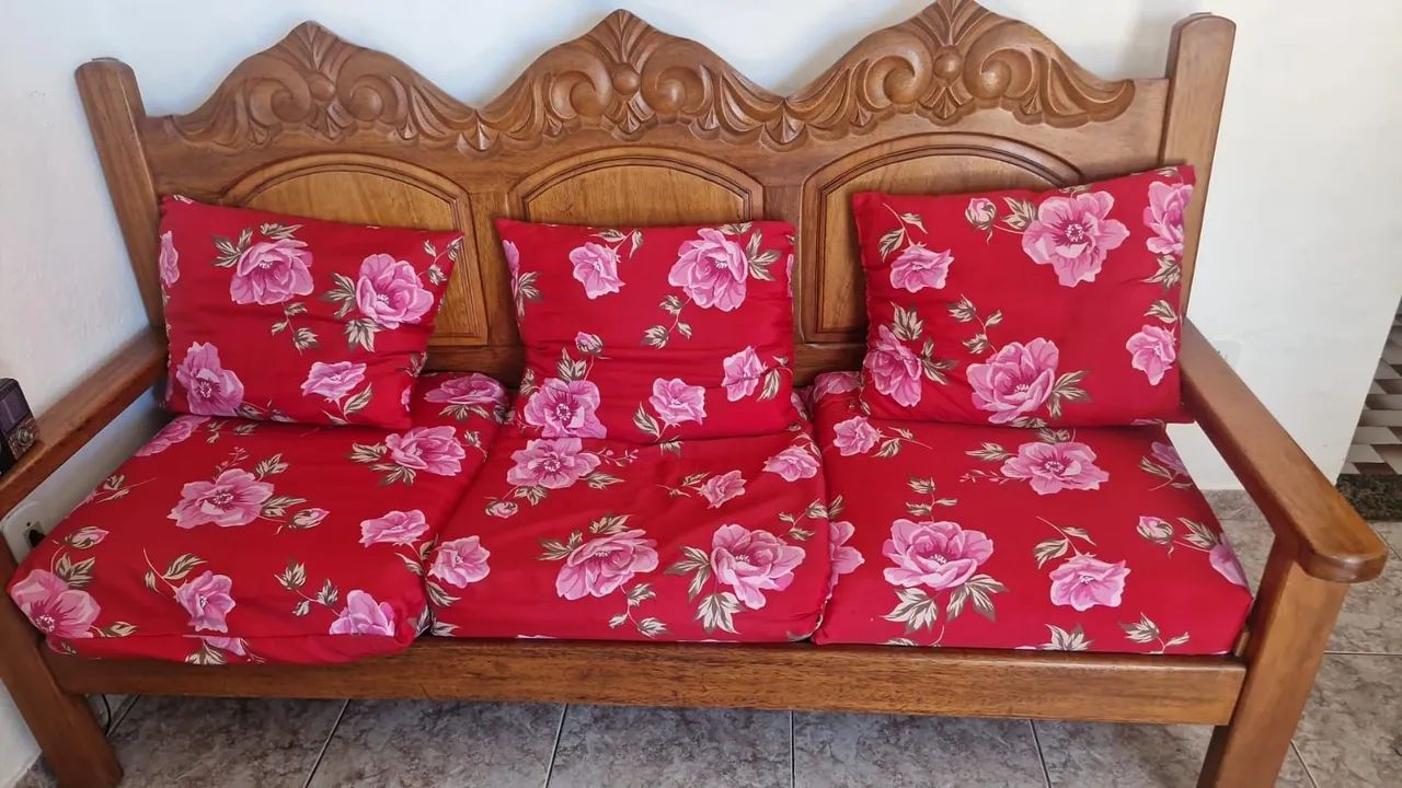 Vendo conjunto sofá de madeira nobre Cedro Arana - Foto 5