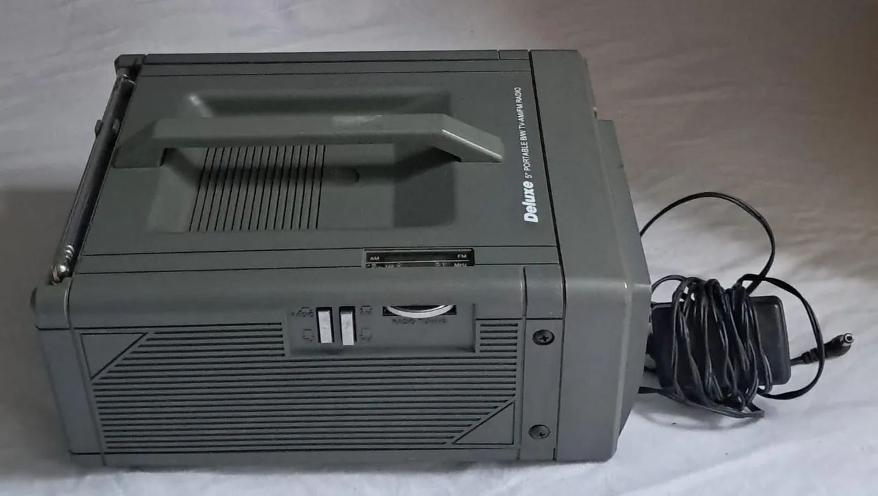 Televisão portátil com receiver AM/FM. - Foto 2