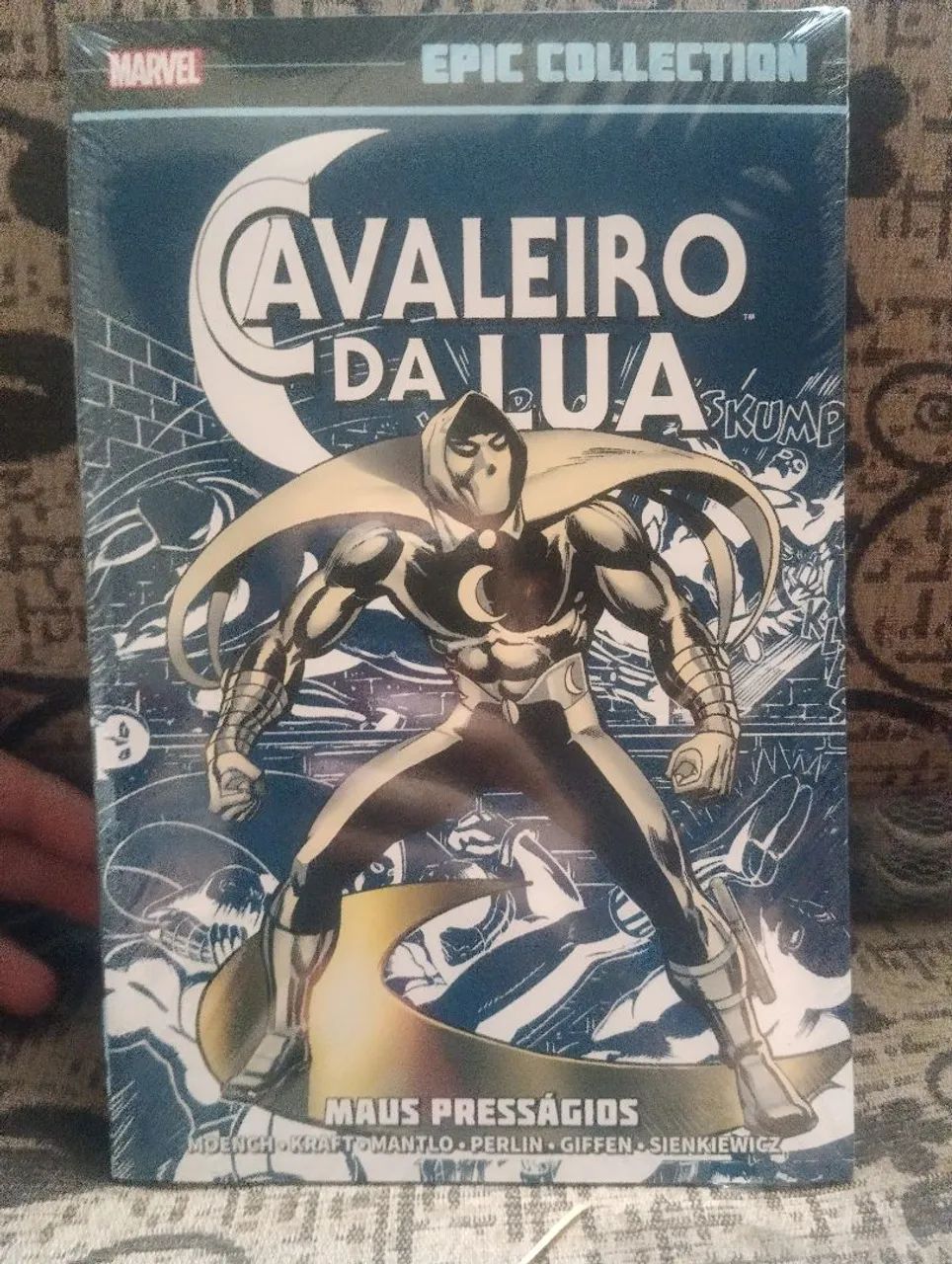 Hq Cavaleiro da Lua: Maus Presságios (Epic Collection) (lacrada)