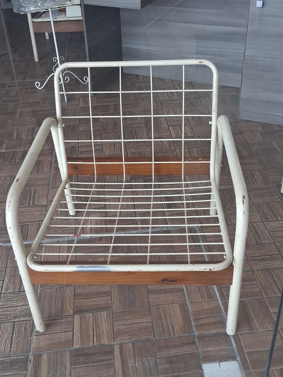 VENDE-SE Cadeira de Ferro