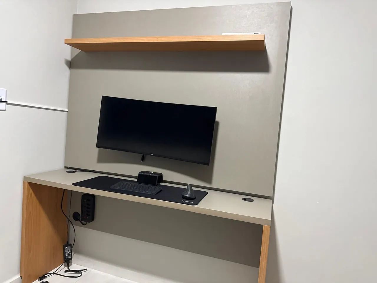 Mesa de escritório com painel - Foto 3