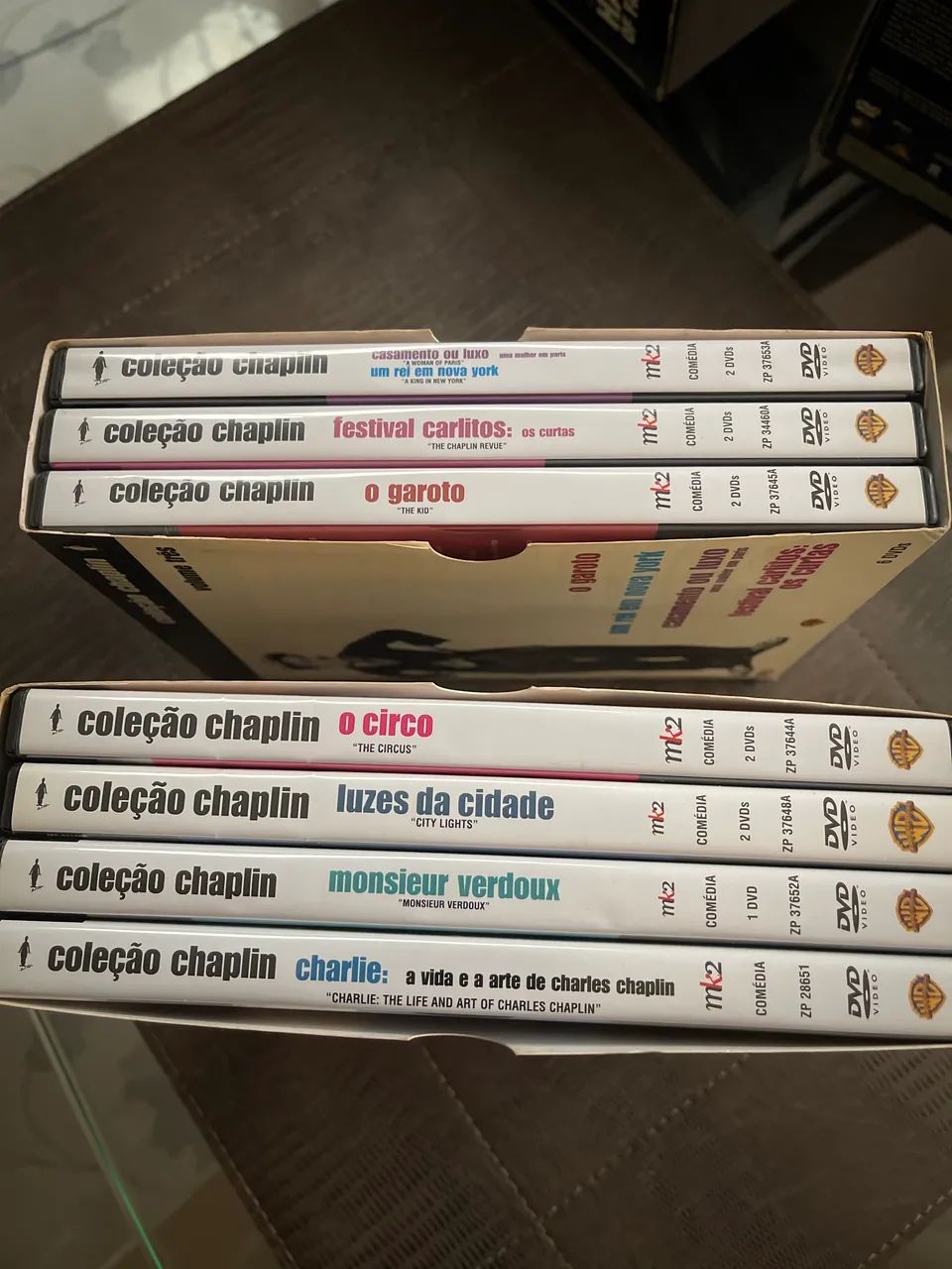Coleção Chaplin - Volume Dois e três com  6 DVDs cada volume) - Foto 2
