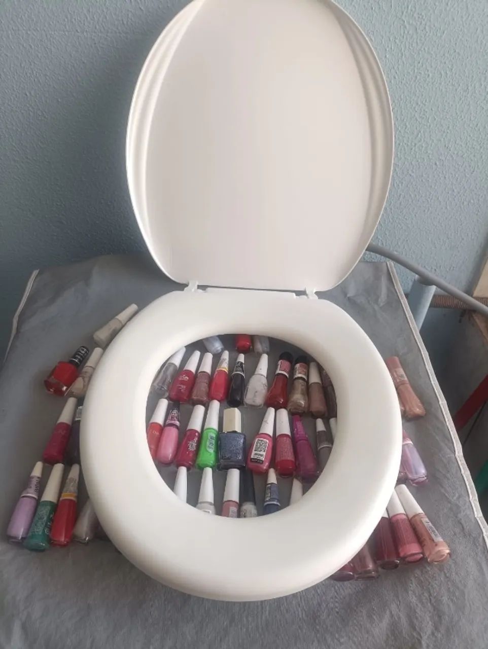Toilet seat
