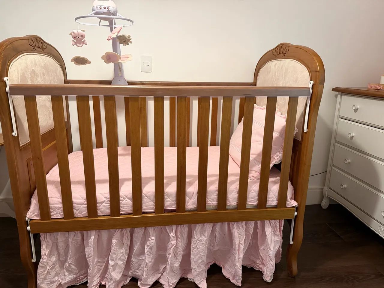 Quarto de Bebê Provençal em madeira maciça - Foto 2