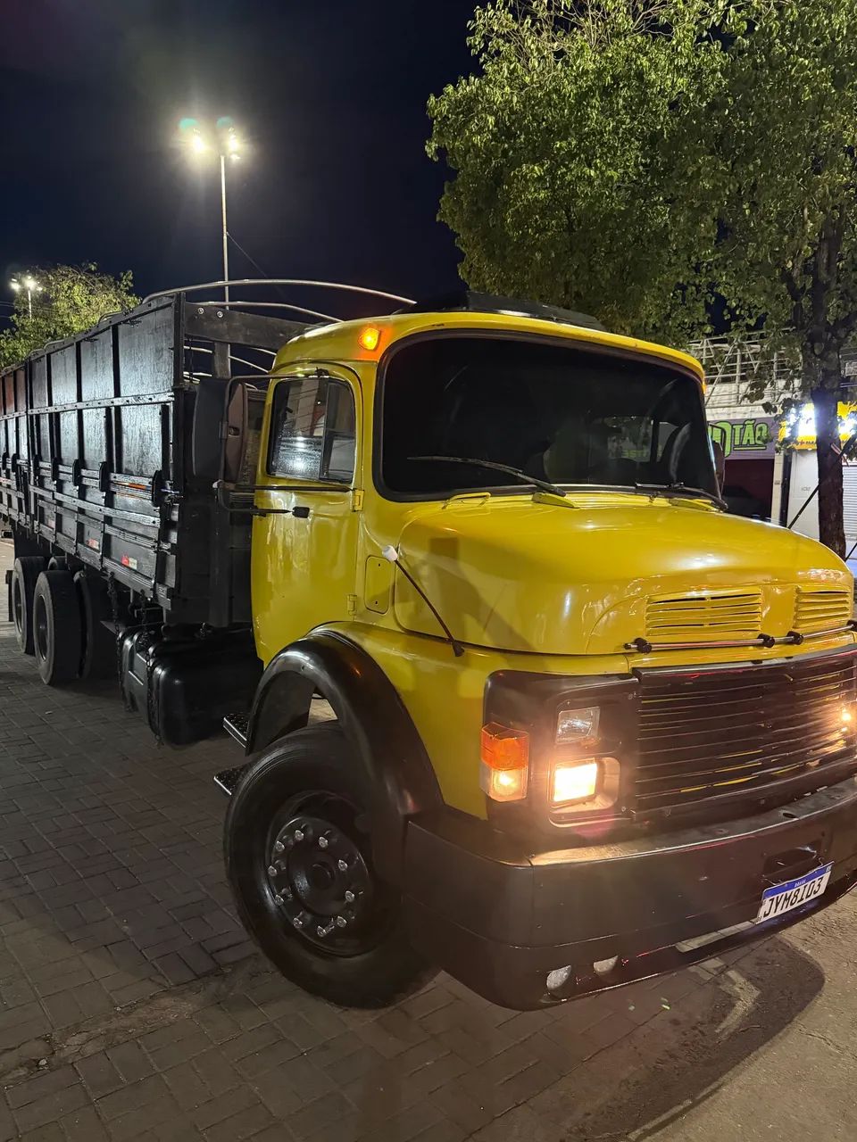 Caminhão Mercedes impecável 135.000,00 - Foto 8