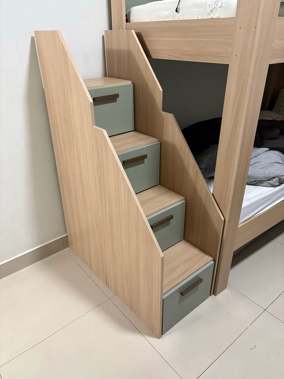 Cama infantil beliche + escada com armário  - Foto 5