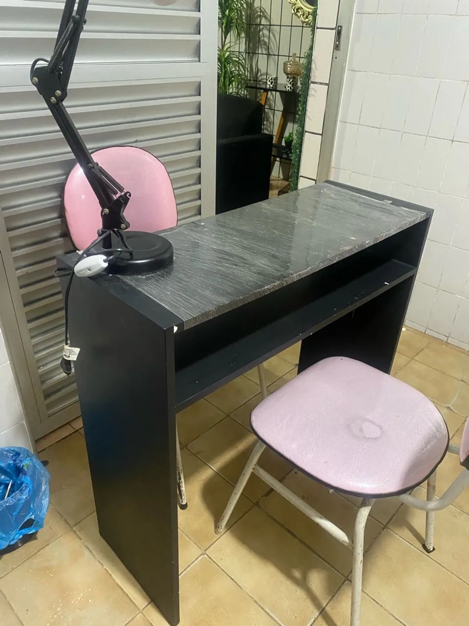 Vendo 3 kits de mesas com cadeiras para manicures  - Foto 5