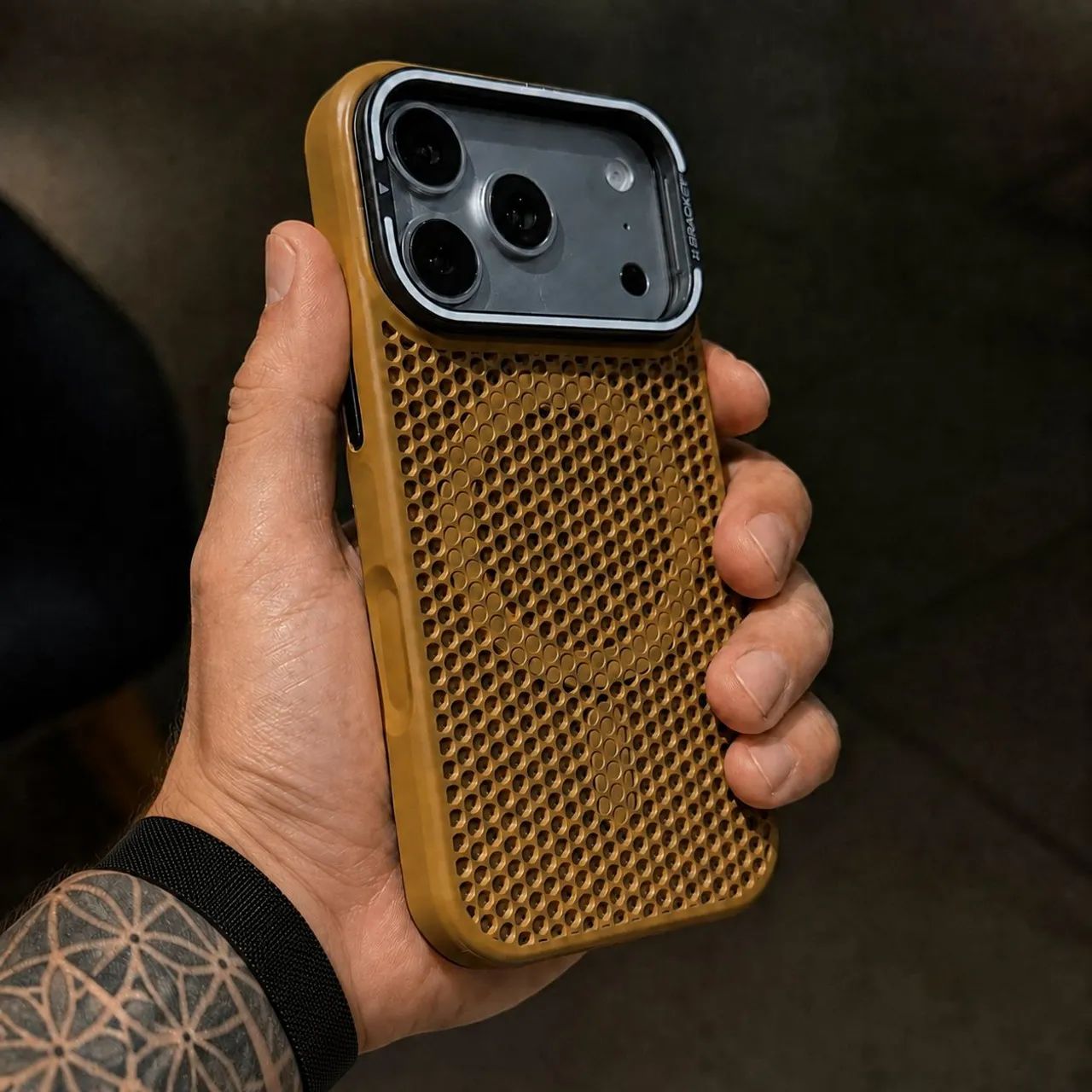 Capa Dissipadora de Calor Premium para iPhone 14, 15, 16 e 17 Pro Max