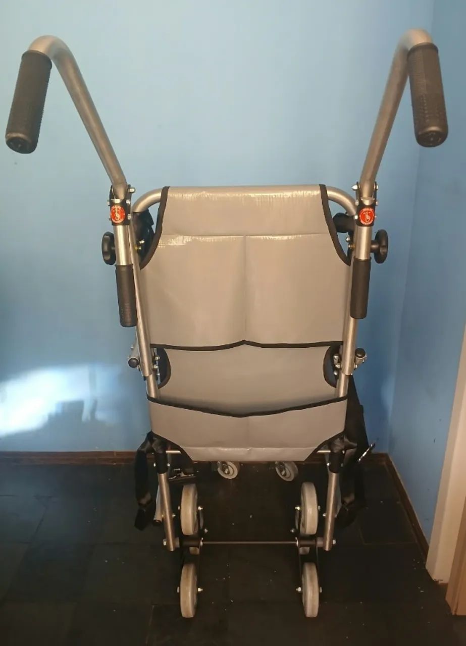 Cadeira de rodas para escada - Foto 2