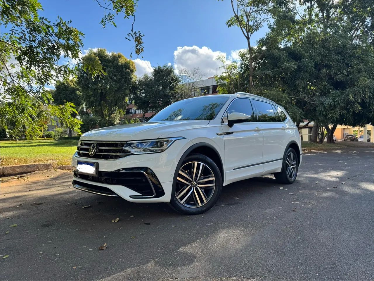 Volkswagen Tiguan TIGUAN Allspac R-Line 300 TSI 2.0 2024